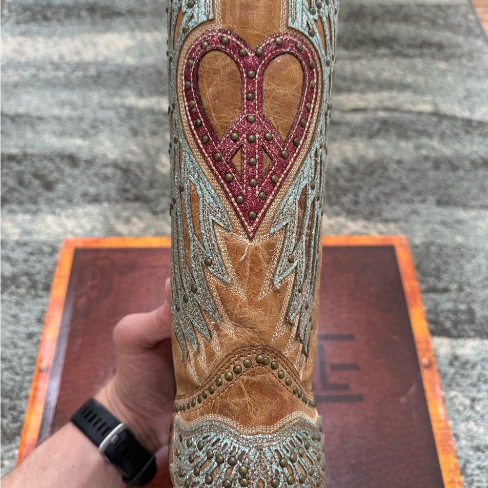 Corral Women’s Sand Heart and Wings Overlay and Embroidery Size 11 - Picture 7 of 11